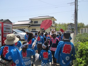 病院の次は金川の森に向かうそうです。